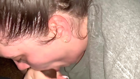 Hawt sweetheart takes two guys