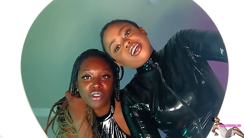 Maria, alexu in hot tub museing with shrima