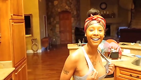 She's going on the beach with alow