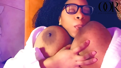 My friend's step mom, i'd like to fuck