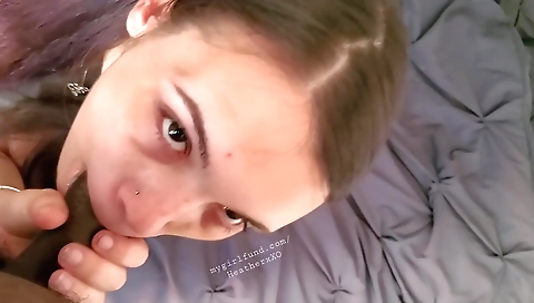 Sexy young chick with a casualteensex