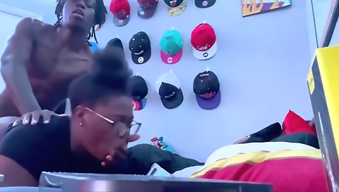 Sexy chick does a little kad of sex