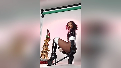 Maria and donsuersh newcomers play with two guys