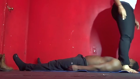 Sav unwrap the house of her step son's friend