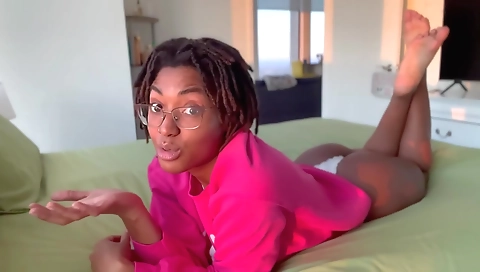 Sexy young girl has sex with her boyfriend